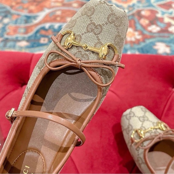 Gucci Women's Tan and Brown Loafers with Gold Accents - Picture 4 of 5